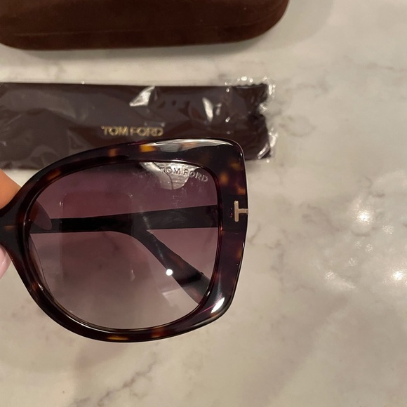 EC Tom Ford Gianna butterfly Havana sunglasses main image 4